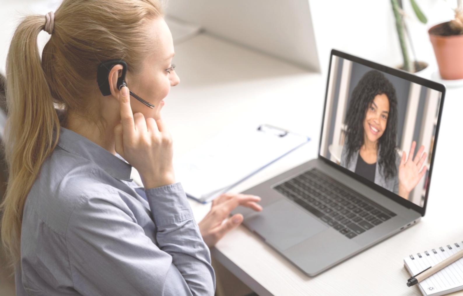 Bureau moderne chez emylarviont à Montpellier avec environnement professionnel